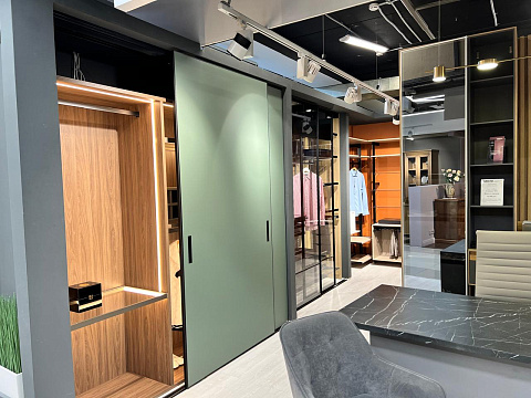 Москва, Киевское шоссе, 22-й километр, 4, стр. 1, корп. А, район Солнцево, Западный административный округ, подъезд 2, вход 2, этаж 3