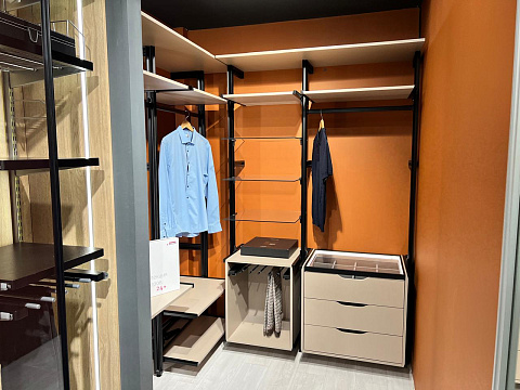 Москва, Киевское шоссе, 22-й километр, 4, стр. 1, корп. А, район Солнцево, Западный административный округ, подъезд 2, вход 2, этаж 3