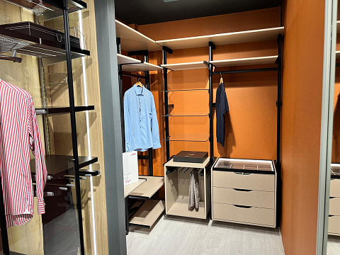 Москва, Киевское шоссе, 22-й километр, 4, стр. 1, корп. А, район Солнцево, Западный административный округ, подъезд 2, вход 2, этаж 3